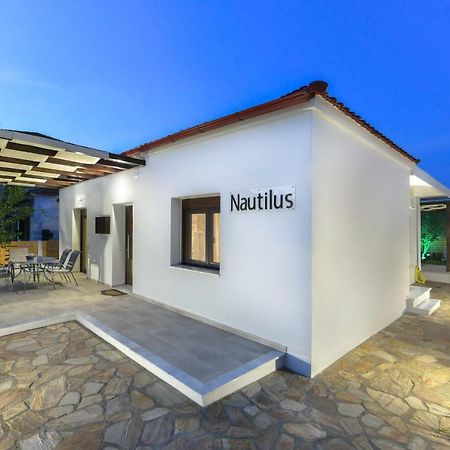 Νautilus Luxury Apartments Ierissós Exterior foto